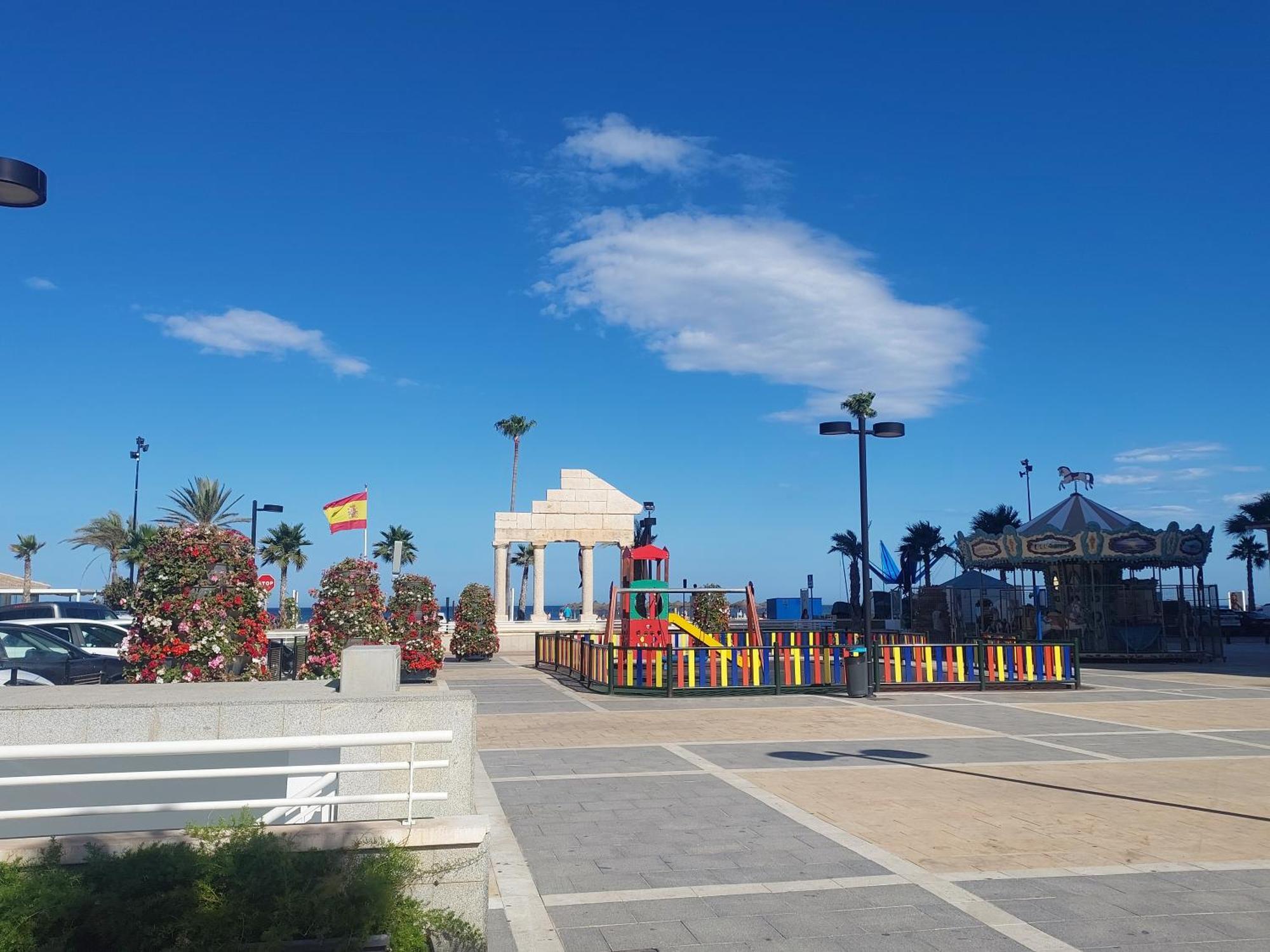 Отель Plaza Pedro Cuevas Soleado Фуэнхирола Экстерьер фото